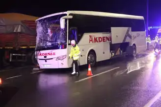 Denizli'de Otobüs-TIR Kazası: 1 Ölü, Çok Sayıda Yaralı
