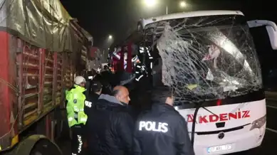 Denizli'de Trafik Kazası: 1 Ölü, 20 Yaralı