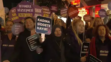 Çeşme'de Kadınlar Şiddete Karşı Yürüdü