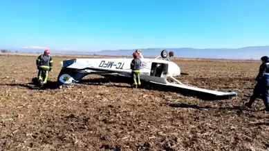 Isparta'dan Kalkış Yapan Eğitim Uçağı Denizli'de Tarlaya Düştü