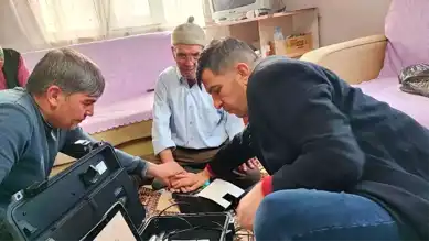 Kale'de Yaşlılara Adrese Kimlik Yenileme Hizmeti