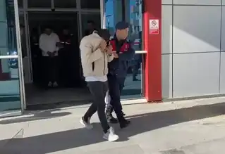 Koli Bandıyla Bağlanan Çiftten Gasp Eden 3 Şüpheli Yakalandı