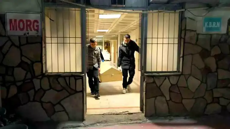 Arkadaşının Oğlu Tarafından Bıçaklanarak Öldürüldü