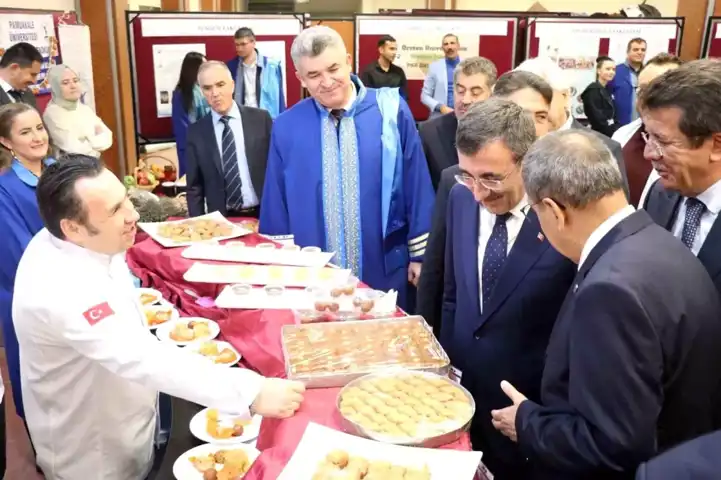 Yılmaz: Cumhuriyet, Fırsat Eşitliği Sağladı