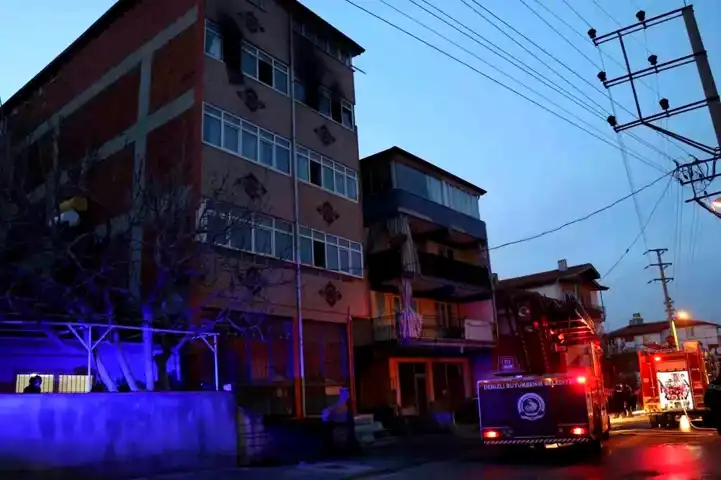Denizli'de Yangın: Anne Hayatını Kaybetti, Bebek Kurtarıldı