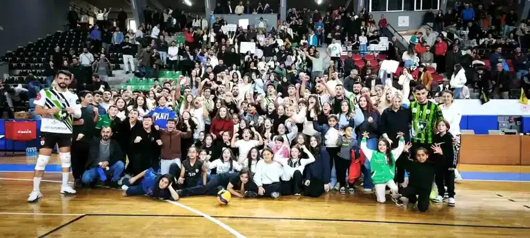 Yerel Voleybol Takımı Büyük Zafer Kazandı!