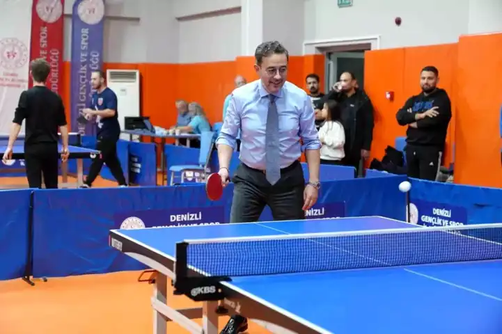Masa Tenisi Turnuvası Başladı
