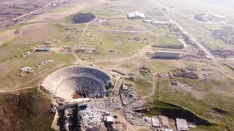 Laodikya'da 2200 Yıllık Tiyatro Yeniden Canlanıyor
